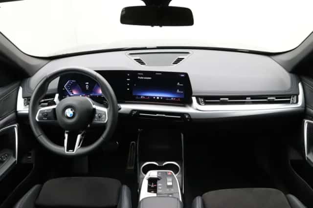 BMW X1 (2025) thumbnail 12