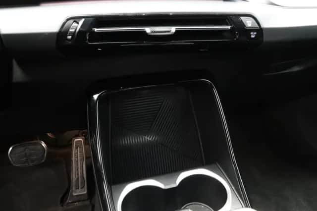 BMW iX1 (2025) thumbnail 14