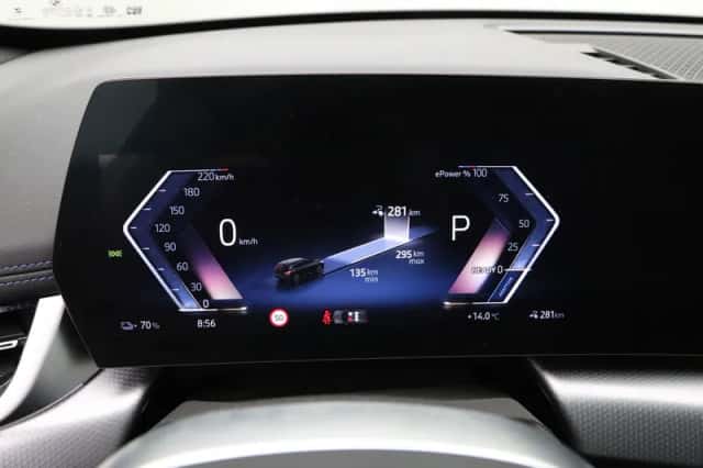 BMW iX1 (2025) thumbnail 3