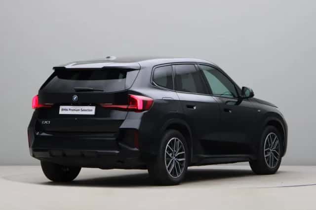 BMW iX1 (2025) thumbnail 9