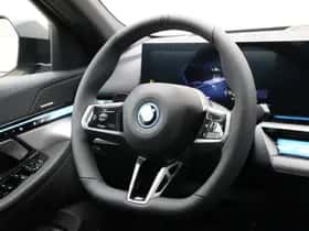 BMW i5 (2026) thumbnail 2