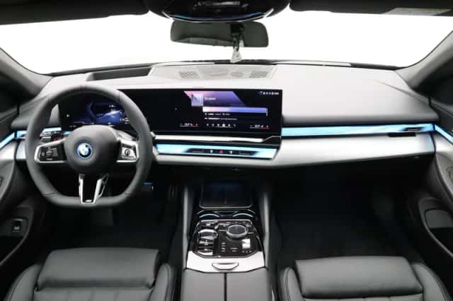 BMW i5 (2026) thumbnail 13