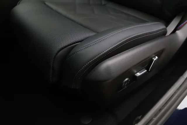BMW i5 (2026) thumbnail 16