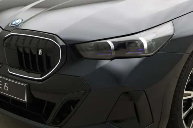 BMW i5 (2026) thumbnail 21