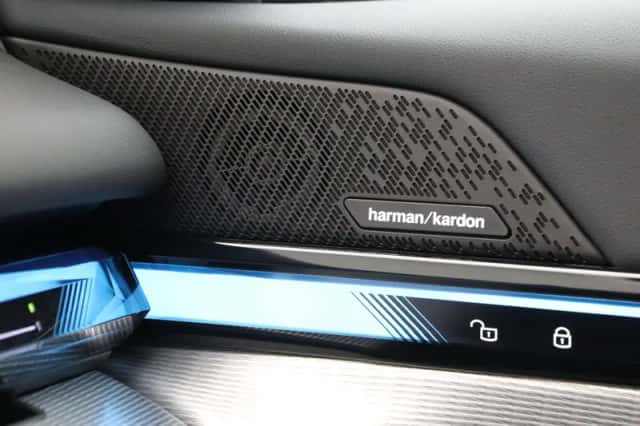 BMW i5 (2026) thumbnail 23