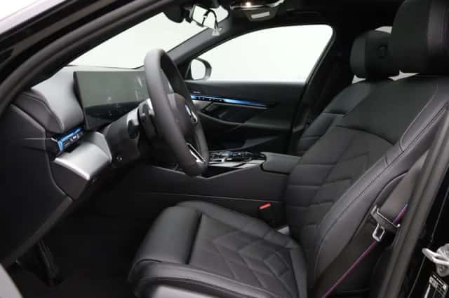 BMW i5 (2026) thumbnail 5