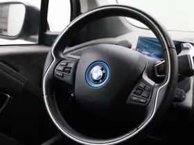 BMW i3 (2022) thumbnail 2