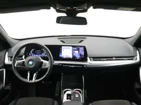 BMW iX1 (2023) thumbnail 12