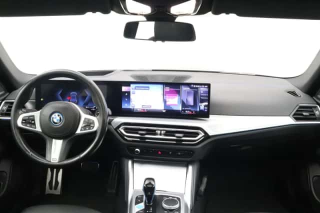 BMW i4 (2022) thumbnail 14