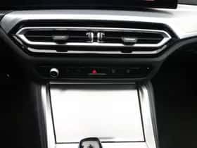 BMW i4 (2022) thumbnail 14