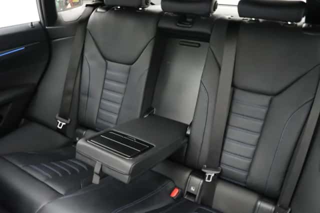 BMW i4 (2022) thumbnail 18