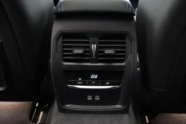 BMW i4 (2022) thumbnail 19
