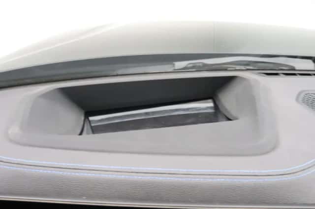 BMW i4 (2022) thumbnail 25
