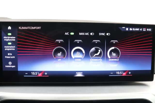 BMW i4 (2022) thumbnail 26