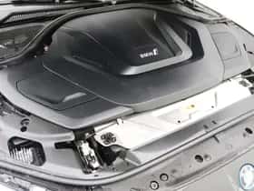 BMW i4 (2022) thumbnail 4