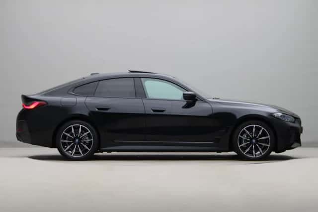 BMW i4 (2022) thumbnail 9