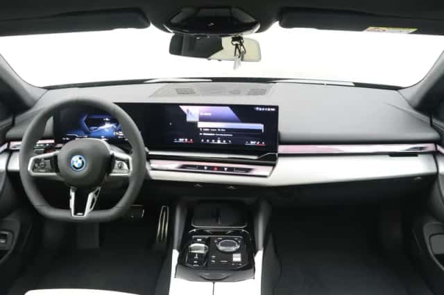BMW i5 (2026) thumbnail 13