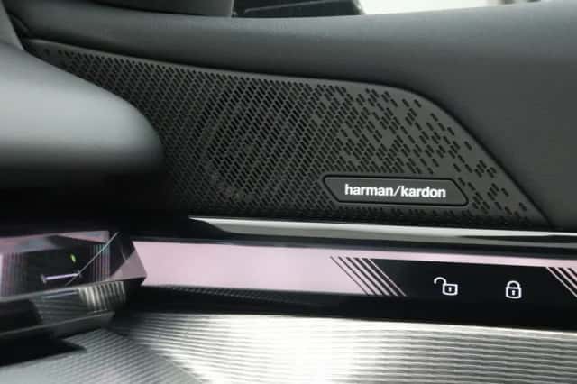 BMW i5 (2026) thumbnail 23