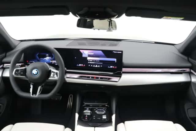 BMW i5 (2026) thumbnail 13