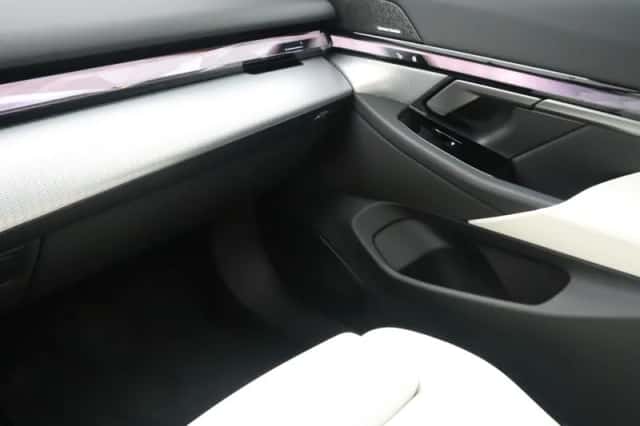 BMW i5 (2026) thumbnail 15