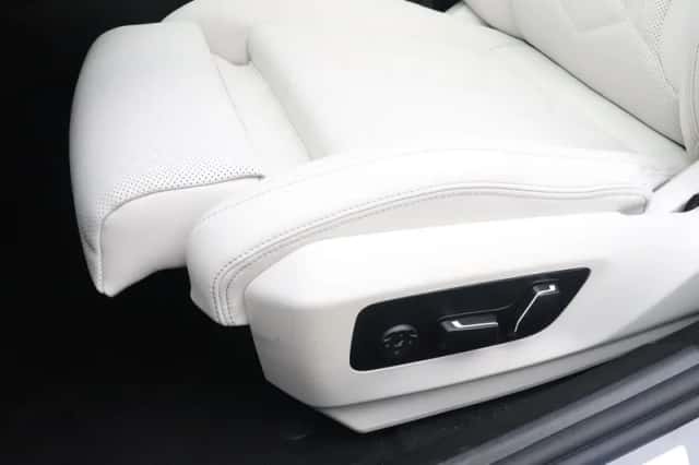 BMW i5 (2026) thumbnail 16