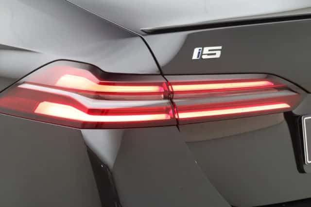 BMW i5 (2026) thumbnail 22