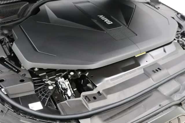 BMW i5 (2026) thumbnail 4