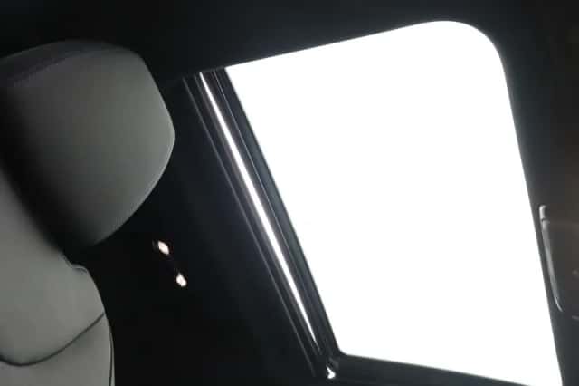 BMW i4 (2026) thumbnail 24