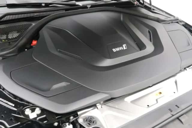 BMW i4 (2026) thumbnail 4