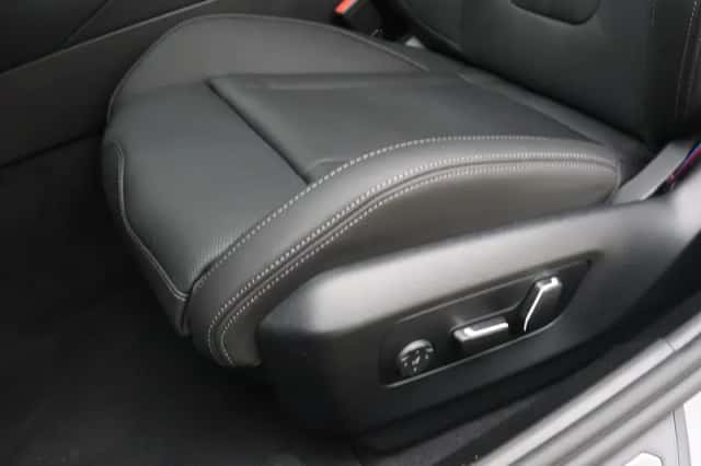 BMW M5 (2026) thumbnail 16