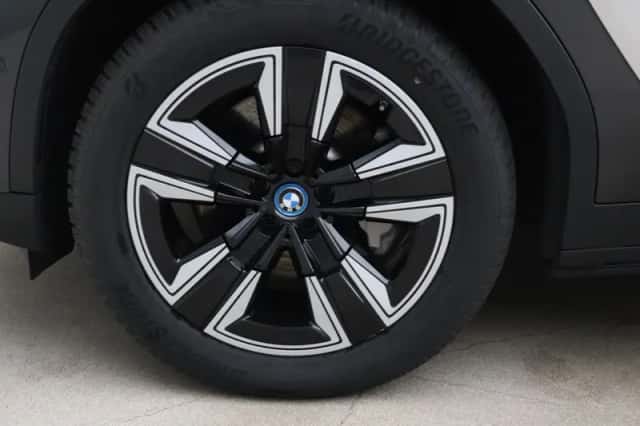 BMW iX3 (2021) thumbnail 18