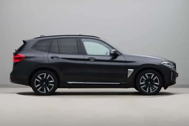 BMW iX3 (2021) thumbnail 7