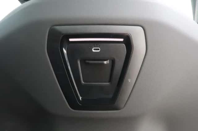 BMW i5 (2025) thumbnail 25