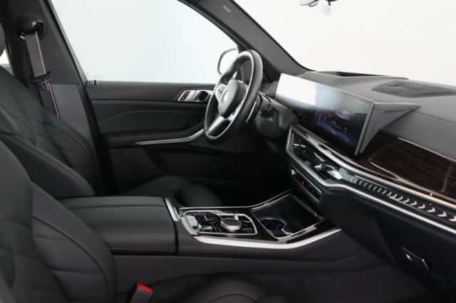 BMW X5 (2025) thumbnail 16