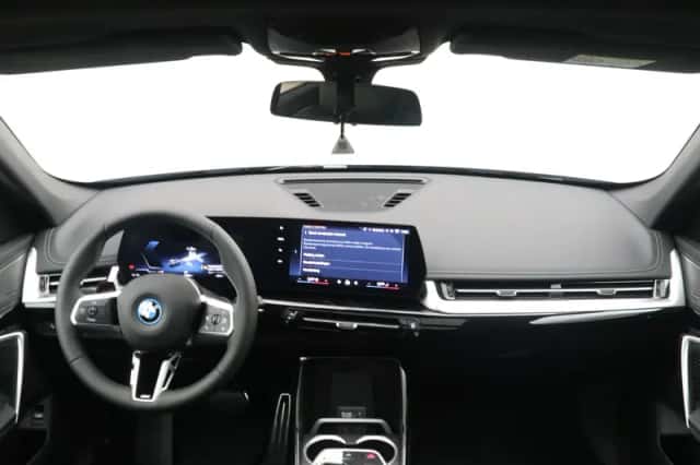 BMW iX1 (2026) thumbnail 27