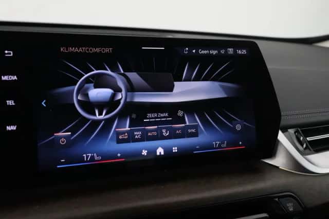 BMW X1 (2024) thumbnail 14