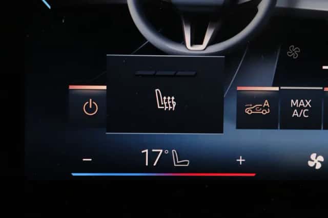BMW X1 (2024) thumbnail 15