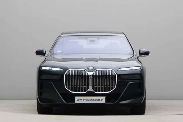 BMW i7 (2026) thumbnail 2