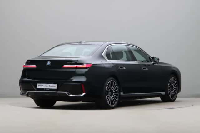 BMW i7 (2026) thumbnail 5