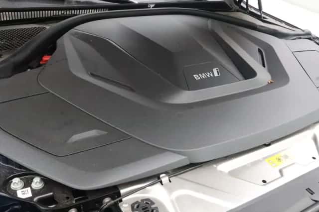 BMW i4 (2025) thumbnail 4