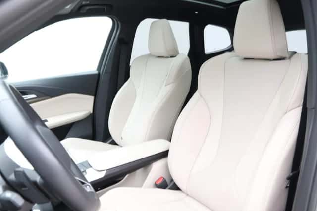 BMW X1 (2023) thumbnail 4
