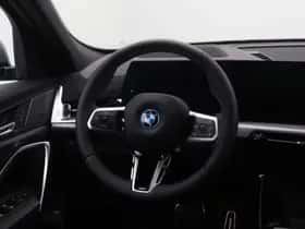 BMW iX2 (2026) thumbnail 2