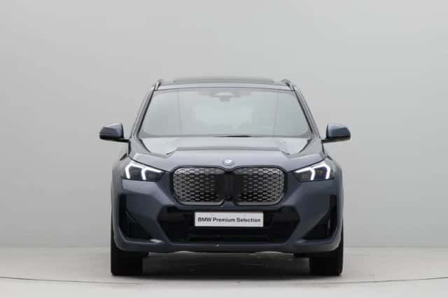 BMW iX1 (2026) thumbnail 2