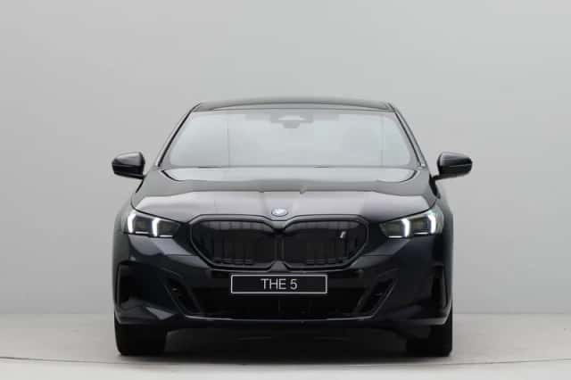 BMW i5 (2026) thumbnail 5