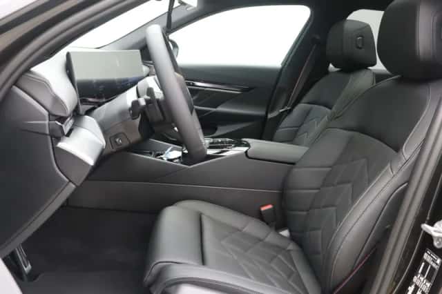 BMW i5 (2026) thumbnail 5