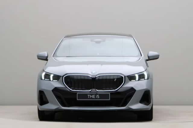 BMW i5 (2026) thumbnail 6