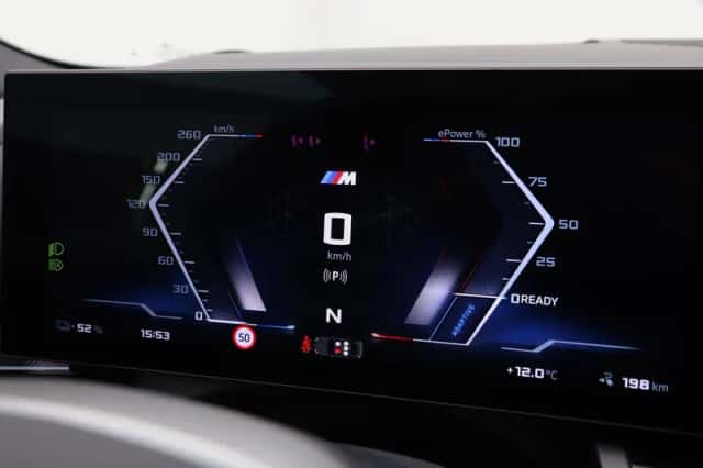 BMW i5 (2024) thumbnail 4
