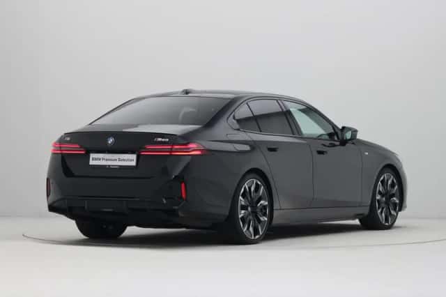 BMW i5 (2024) thumbnail 6