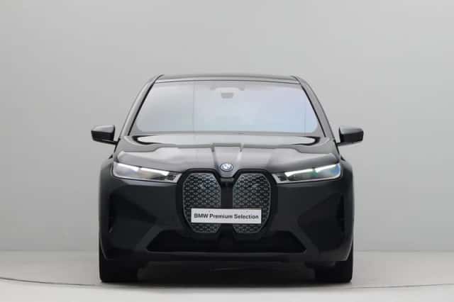 BMW iX (2022) thumbnail 5