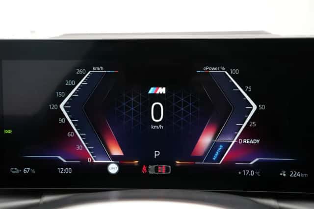 BMW i4 (2022) thumbnail 3